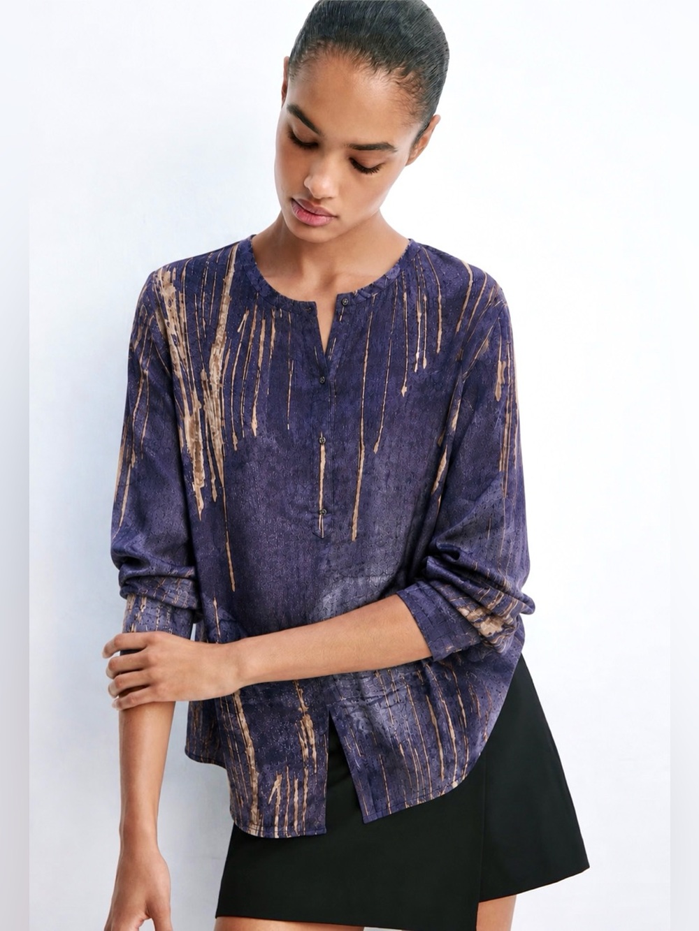 NWOT Go Silk Go Peasant Lightweight Breezy Blouse Deep Blue/Gold Print |  Small